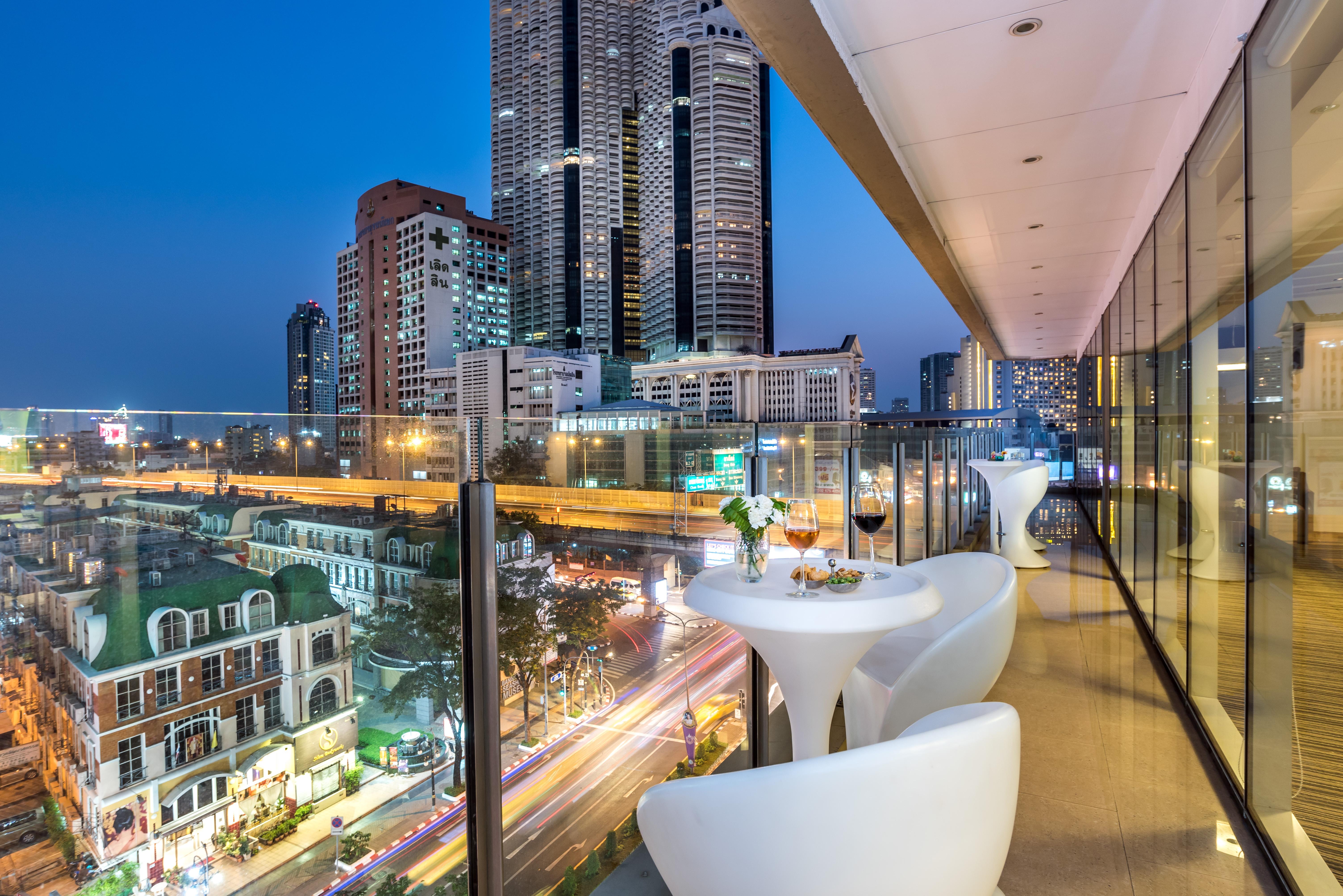 Hilton Garden Inn Bangkok Silom Екстериор снимка