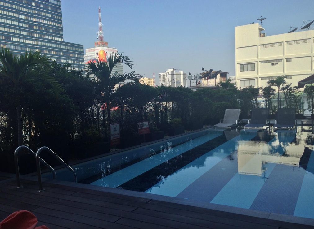 Hilton Garden Inn Bangkok Silom Екстериор снимка