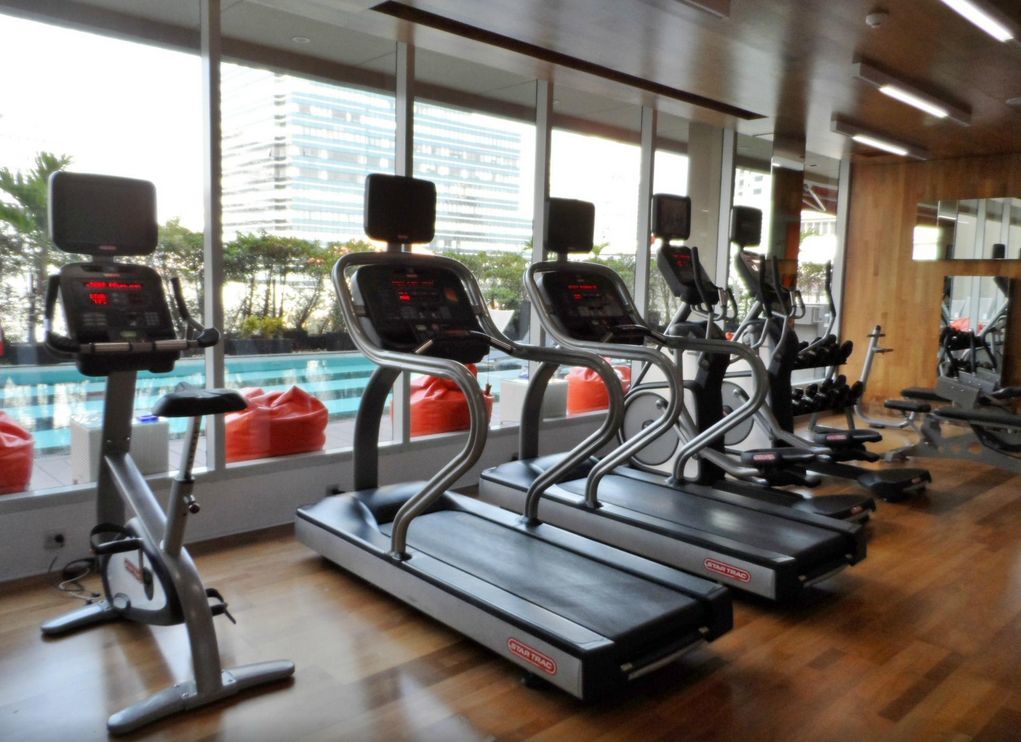 Hilton Garden Inn Bangkok Silom Екстериор снимка