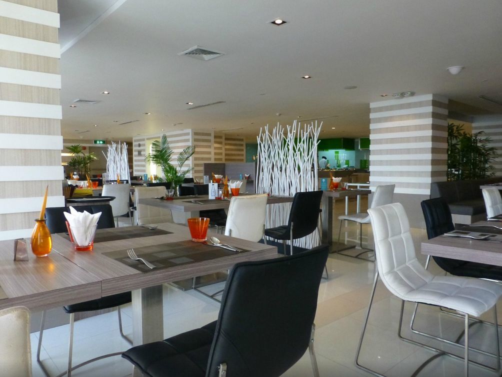 Hilton Garden Inn Bangkok Silom Екстериор снимка
